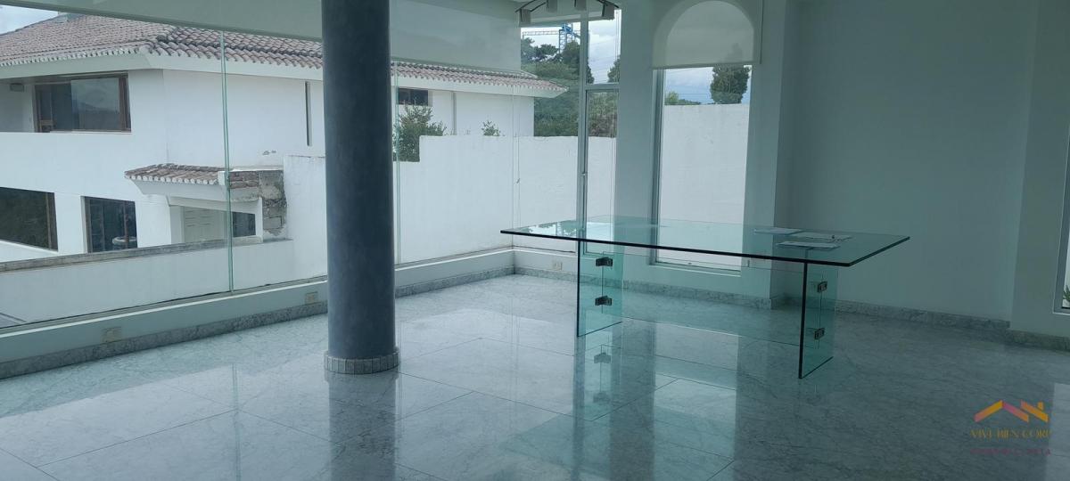 Casa de Venta en Cumbaya, Cerca a La Universidad San Francisco. Provincia de Pichincha — imagen 7