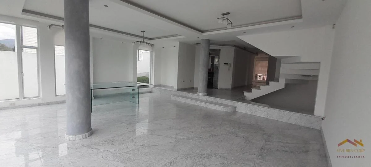Casa de Venta en Cumbaya, Cerca a La Universidad San Francisco. Provincia de Pichincha — imagen 5