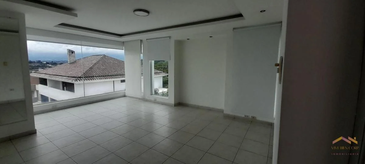 Casa de Venta en Cumbaya, Cerca a La Universidad San Francisco. Provincia de Pichincha — imagen 3