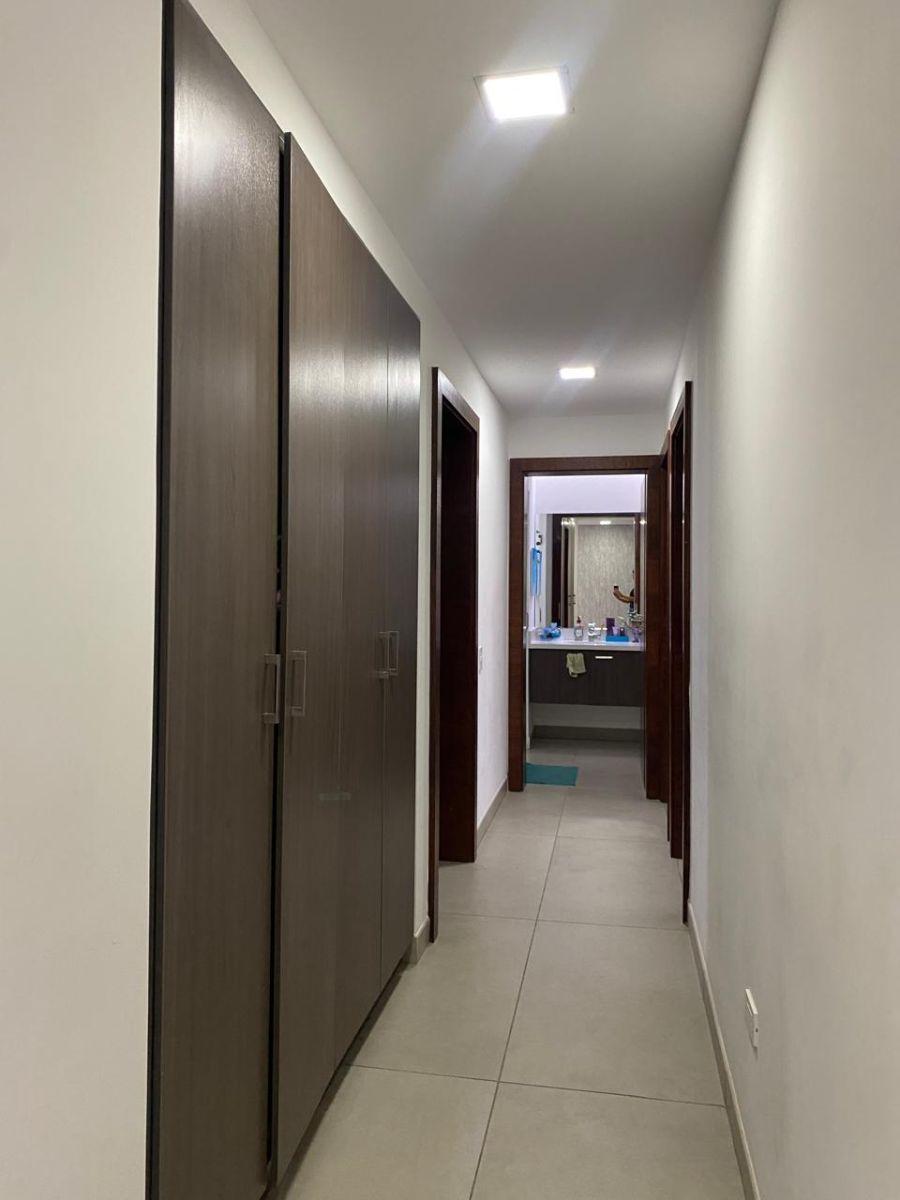 De Oportunidad, en Cumbaya, PH de Venta con Hermosa Vista Al Ilalo — imagen 9