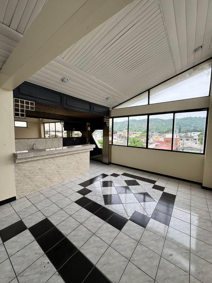 Oficina con Parqueo en Condominio Privado - Urdesa Central, Guayas — imagen 7