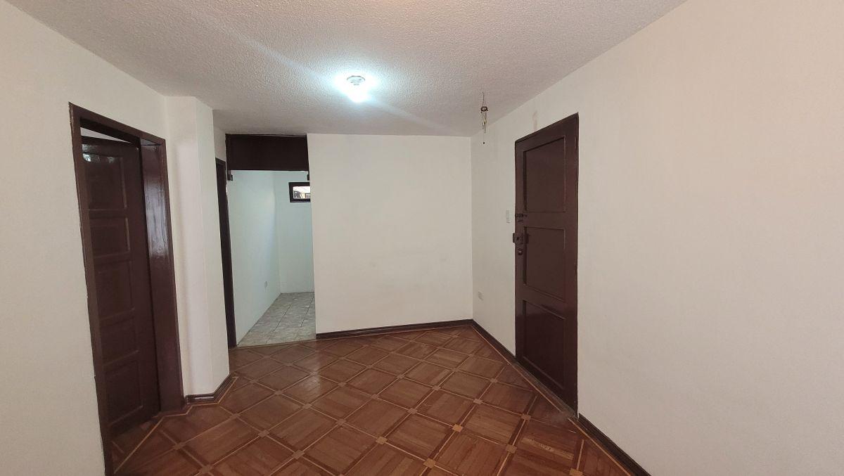Casa Rentera de Venta, Quito Sur, 3 Departamentos — imagen 9