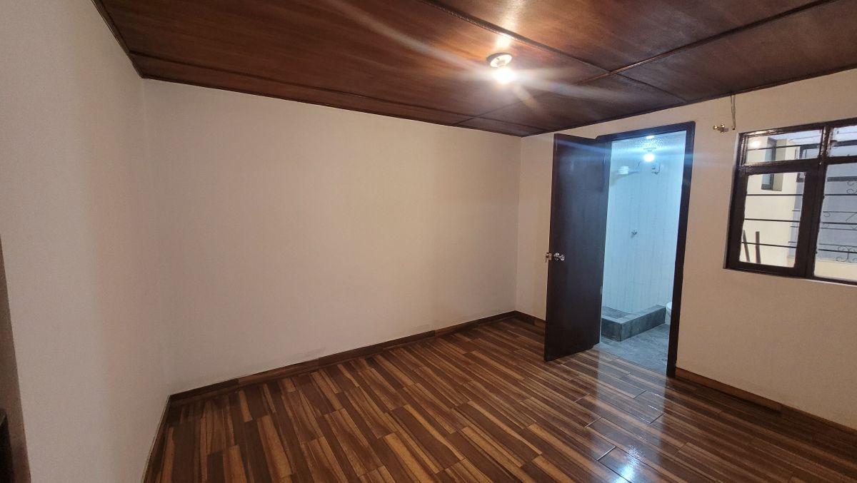Casa Rentera de Venta, Quito Sur, 3 Departamentos — imagen 7