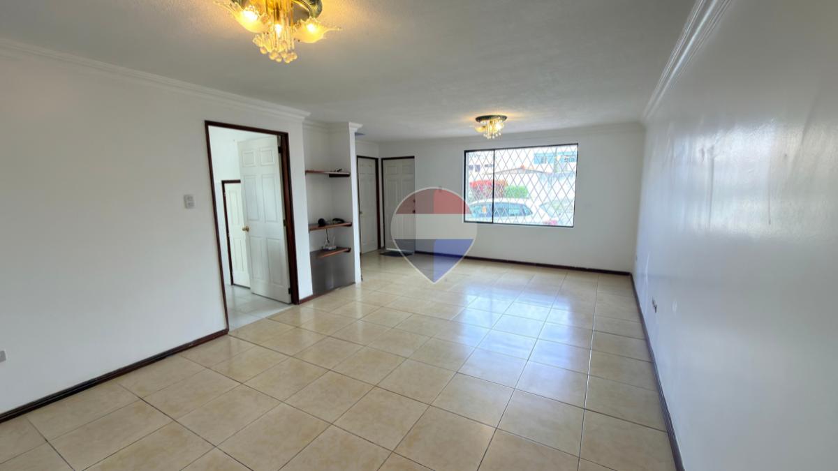 Casa en Venta en Ibarra Centro de La Ciudad - Conjunto La Castilla, Imbabura — imagen 8