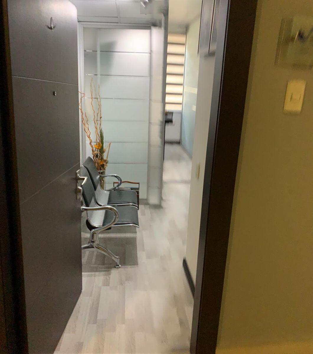 Oficina Comercial de 30 m² en Venta en Av 6 de Diciembre — imagen 6