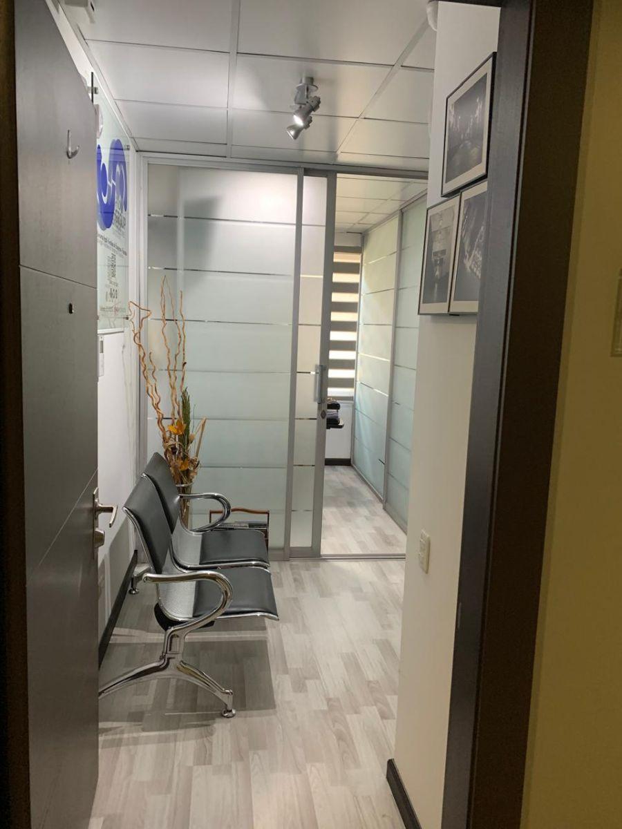 Oficina Comercial de 30 m² en Venta en Av 6 de Diciembre — imagen 5