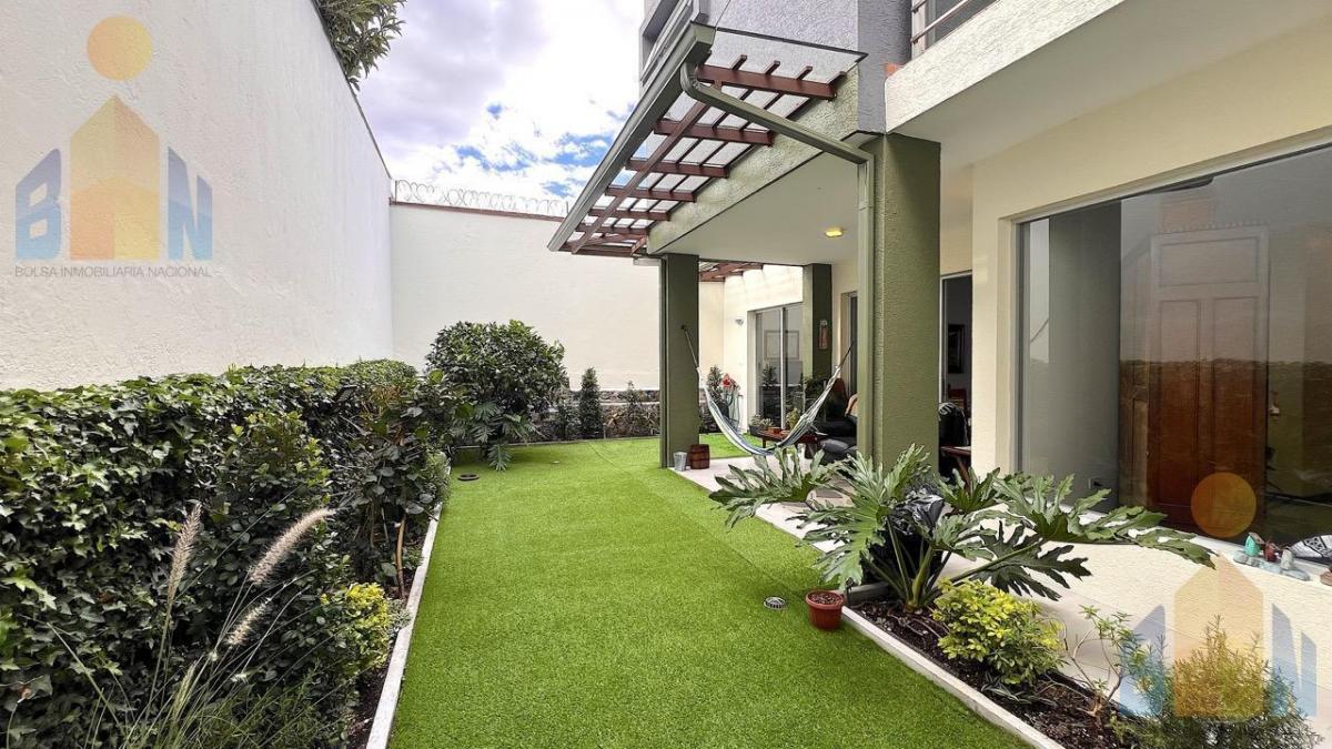 Casa en Venta en Cumbayá, Cerca a La Usfq Dentro de Urbanización Privada — imagen 10
