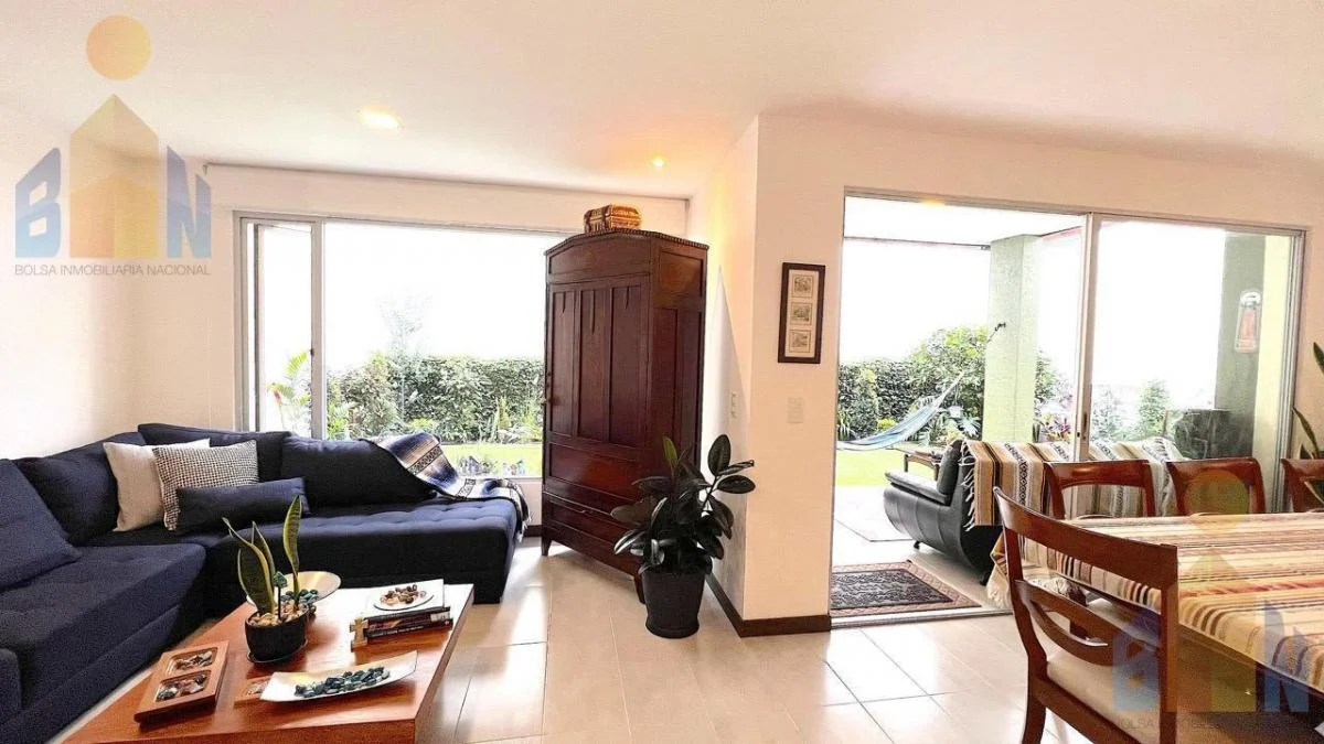 Casa en Venta en Cumbayá, Cerca a La Usfq Dentro de Urbanización Privada — imagen 8