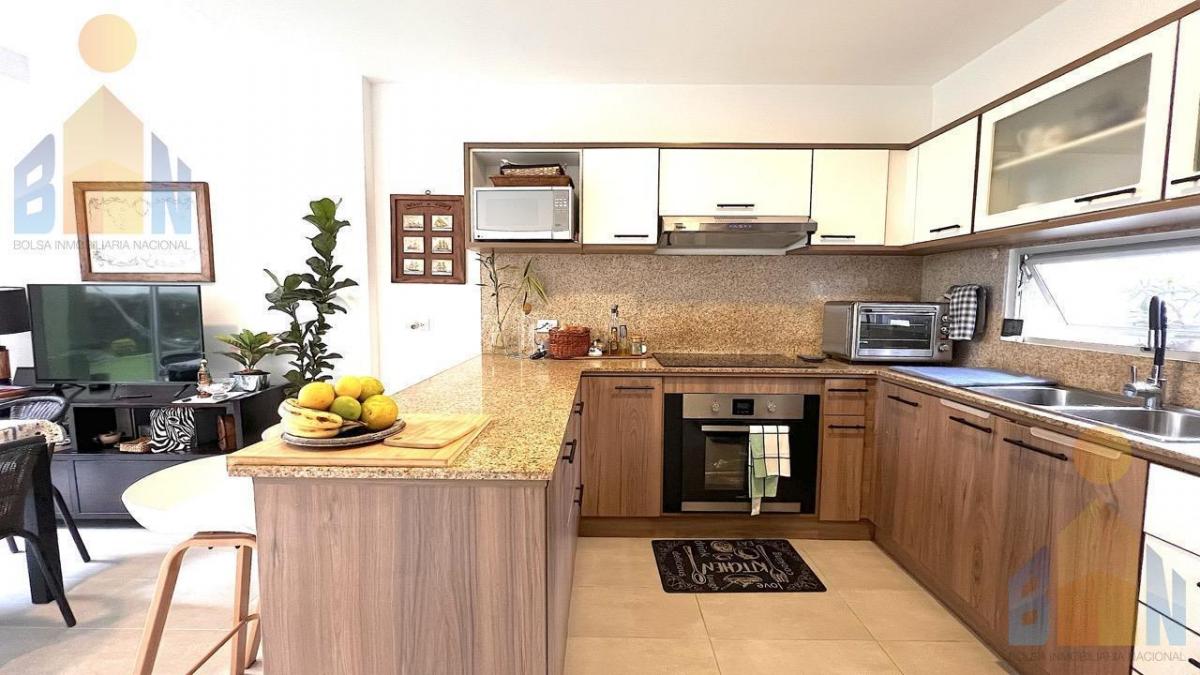 Casa en Venta en Cumbayá, Cerca a La Usfq Dentro de Urbanización Privada — imagen 3