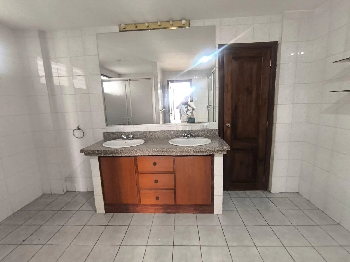 Venta Departamento Lomas de Urdesa, Guayas — imagen 6