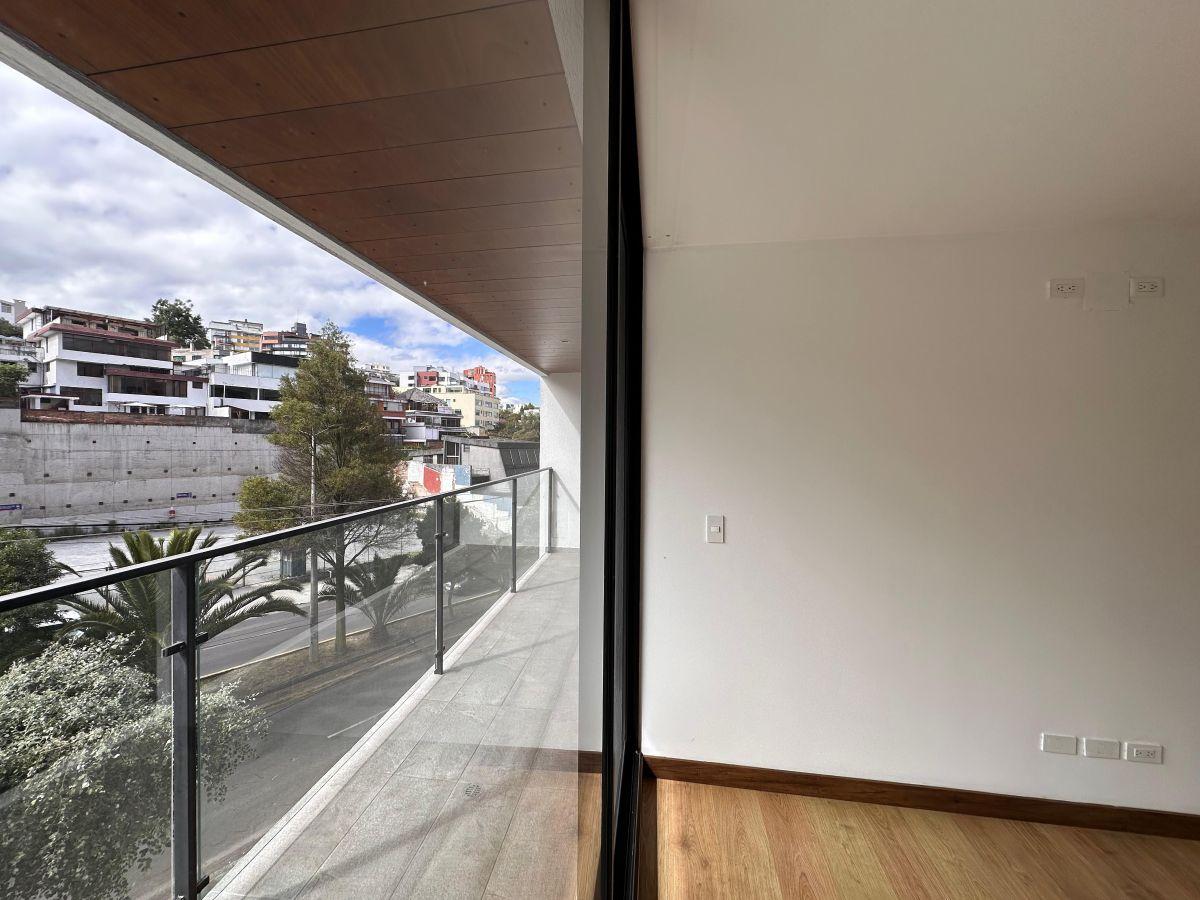 En Venta Amplio Departamento de Tres Dorm. con Balcones 137 m² - La Carolina — imagen 10