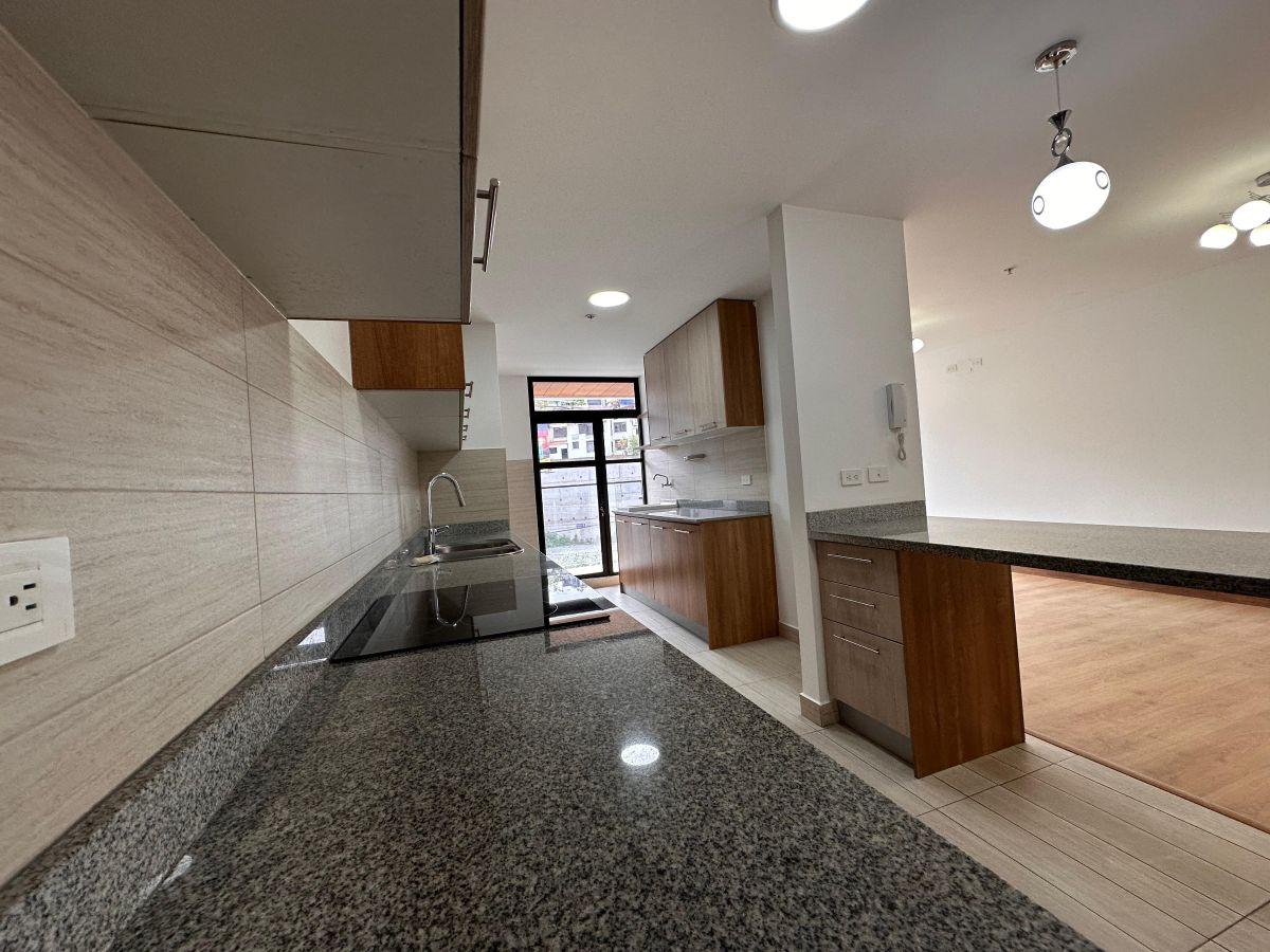 En Venta Amplio Departamento de Tres Dorm. con Balcones 137 m² - La Carolina — imagen 8