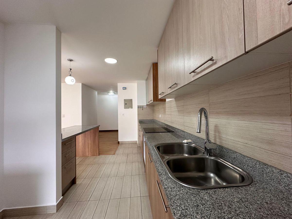 En Venta Amplio Departamento de Tres Dorm. con Balcones 137 m² - La Carolina — imagen 7