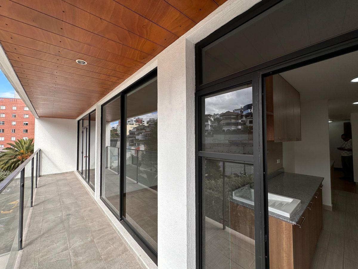 En Venta Amplio Departamento de Tres Dorm. con Balcones 137 m² - La Carolina — imagen 6