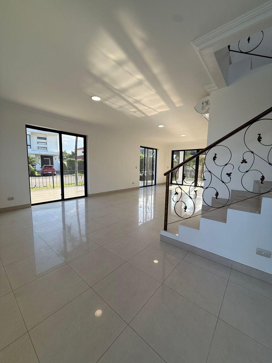 Casa en Venta, Estancias del Rio con 440 m² de Terreno y 3 Habitaciones, Km 10 de La Via Samborondon, Guayas — imagen 10