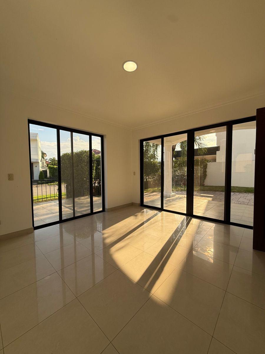 Casa en Venta, Estancias del Rio con 440 m² de Terreno y 3 Habitaciones, Km 10 de La Via Samborondon, Guayas — imagen 7