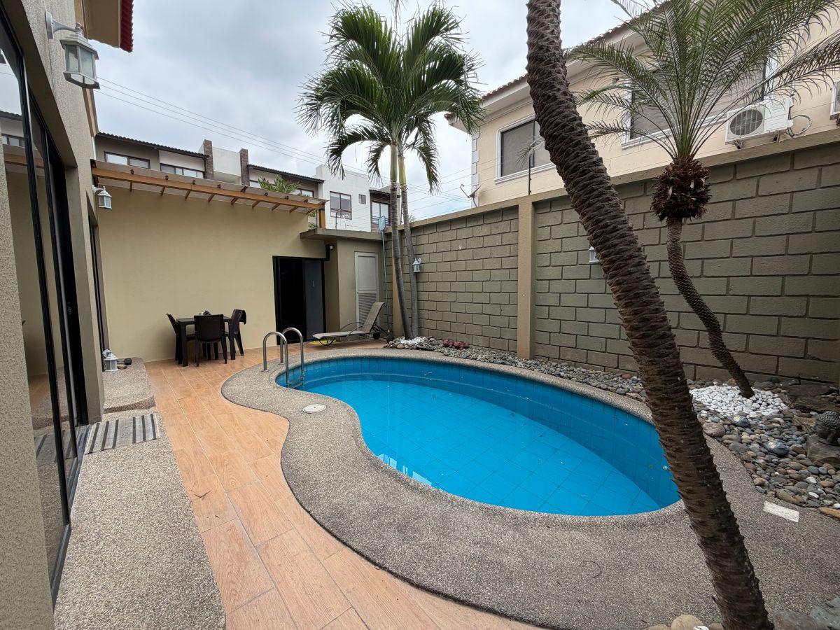 Casa en Venta con Piscina Km 2,5 Via a Samborondón, Guayas — imagen 5