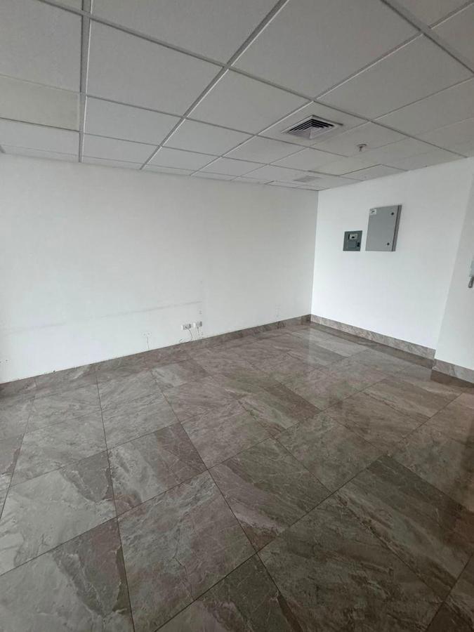 Oficina con Parqueo y Seguridad 24/7 - Edificio Platinum, Guayas — imagen 7