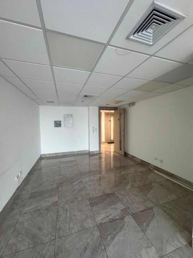 Oficina con Parqueo y Seguridad 24/7 - Edificio Platinum, Guayas — imagen 4