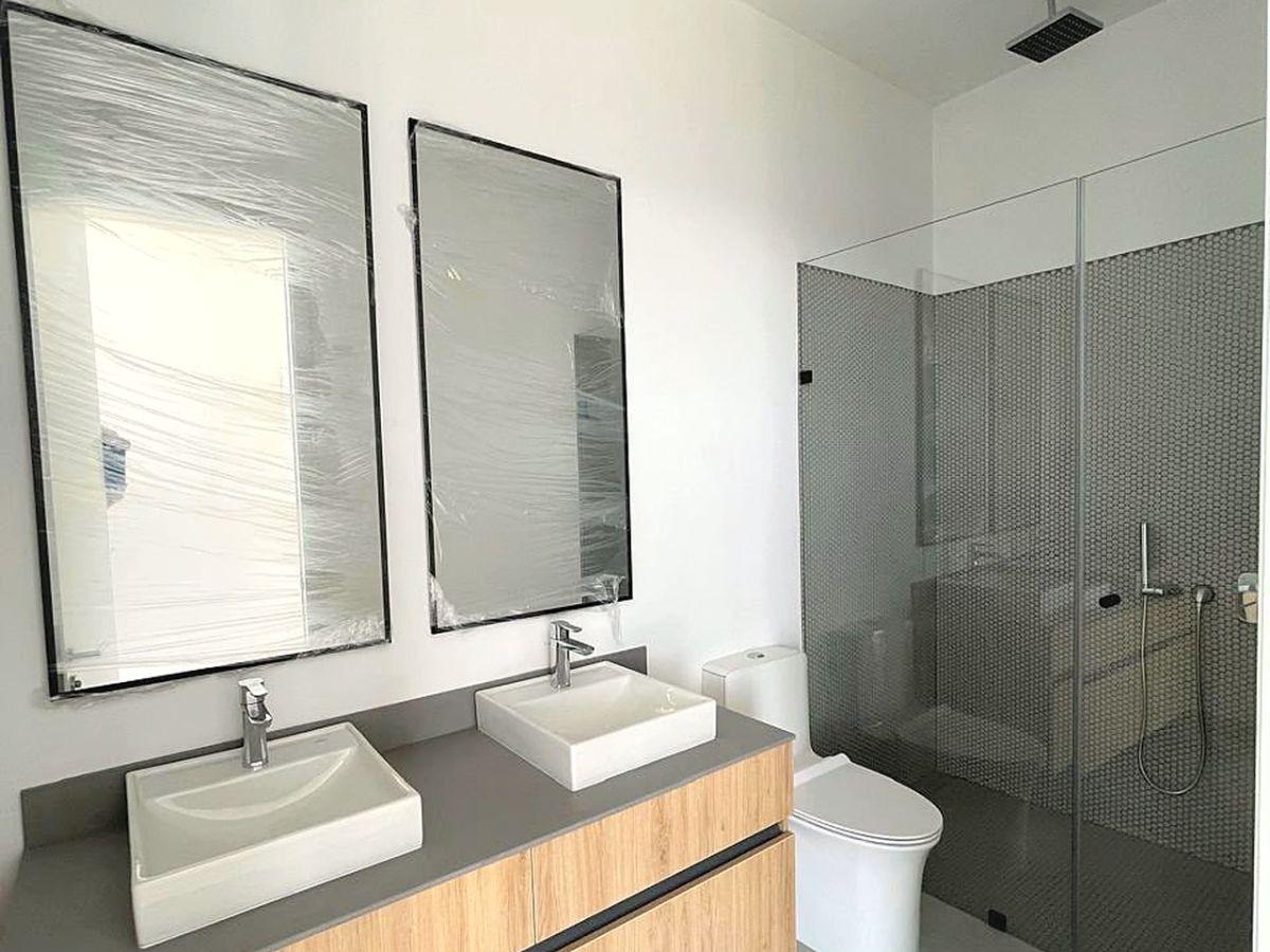 Departamento en Venta 114 m², de Dos Habitaciones, en Iqon La Carolina, Quito — imagen 3