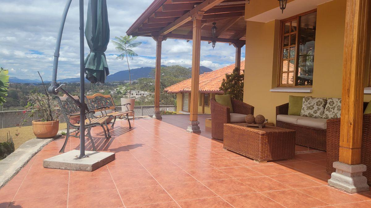 Nayón Vendo Casa 4 Dorm. + Suit Independiente — imagen 7