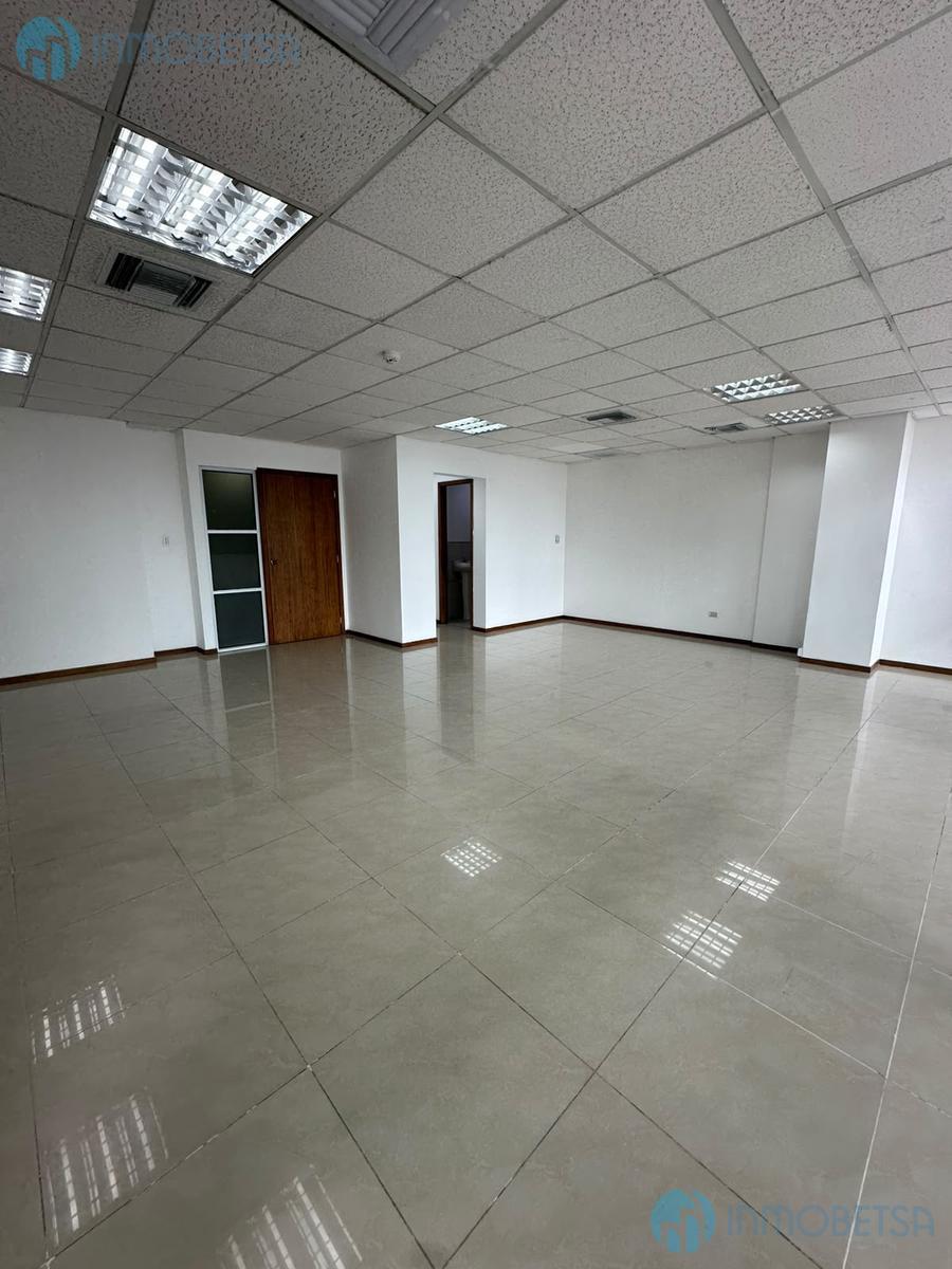 Oficina Moderna en Venta en Av Joaquín Orrantia, Edificio Trade Building (Zona Mall del Sol), Guayas — imagen 3