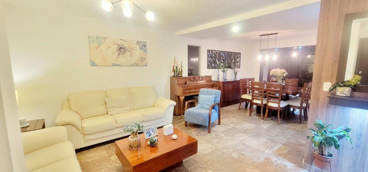 Casa Esquinera en Venta en Mirasierra Valle de Los Chillos 3 Dorm., Amplio Patio 2 Parqueadero — imagen 9