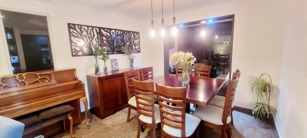 Casa Esquinera en Venta en Mirasierra Valle de Los Chillos 3 Dorm., Amplio Patio 2 Parqueadero — imagen 8