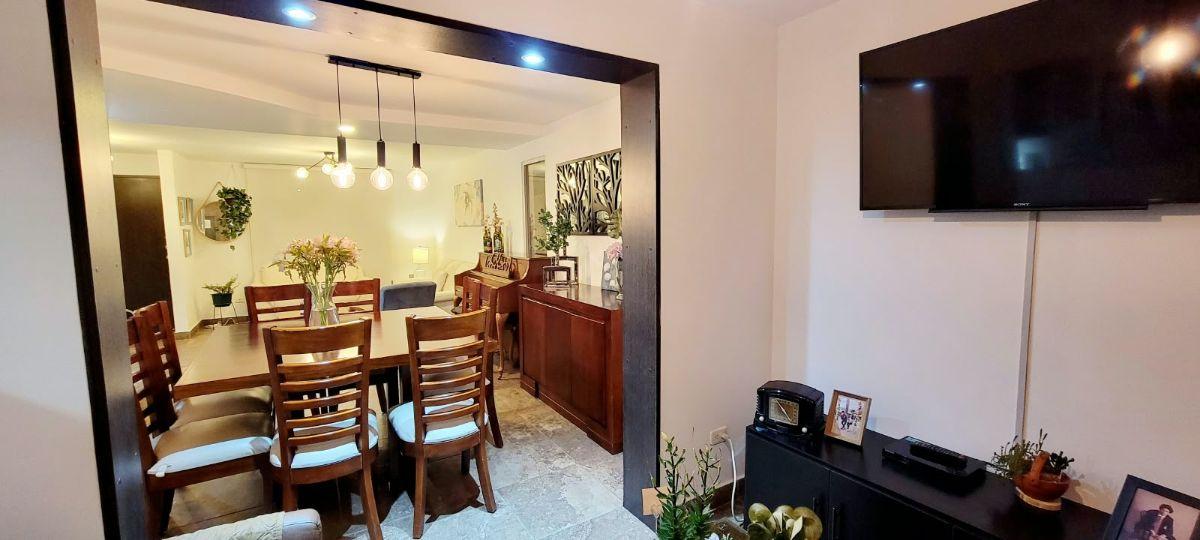 Casa Esquinera en Venta en Mirasierra Valle de Los Chillos 3 Dorm., Amplio Patio 2 Parqueadero — imagen 7