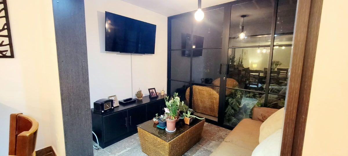 Casa Esquinera en Venta en Mirasierra Valle de Los Chillos 3 Dorm., Amplio Patio 2 Parqueadero — imagen 3