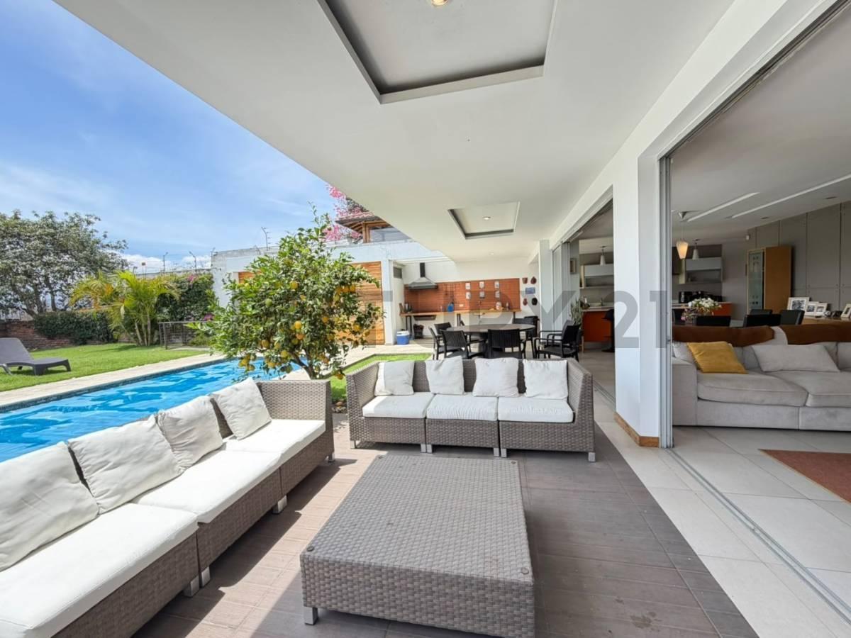 Se Vende Casa de Lujo con Piscina, Jardín y Espectacular Vista, en Cumbayá — imagen 10