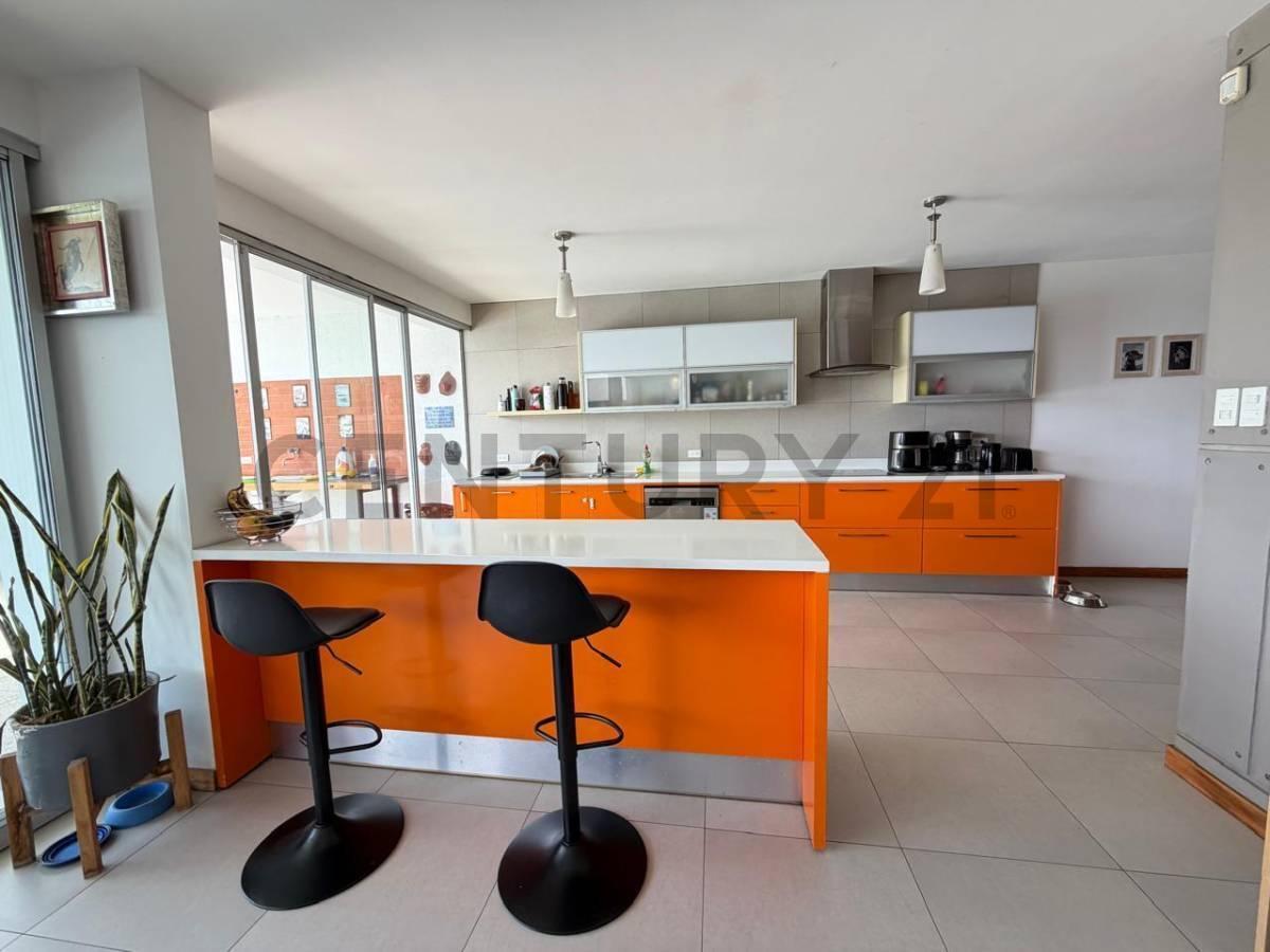 Se Vende Casa de Lujo con Piscina, Jardín y Espectacular Vista, en Cumbayá — imagen 7