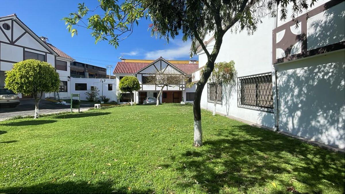 Gran Oportunidad Acogedora Casa en Venta 159,73 m², en Conjunto, San Isidro del Inca – Quito Norte — imagen 10