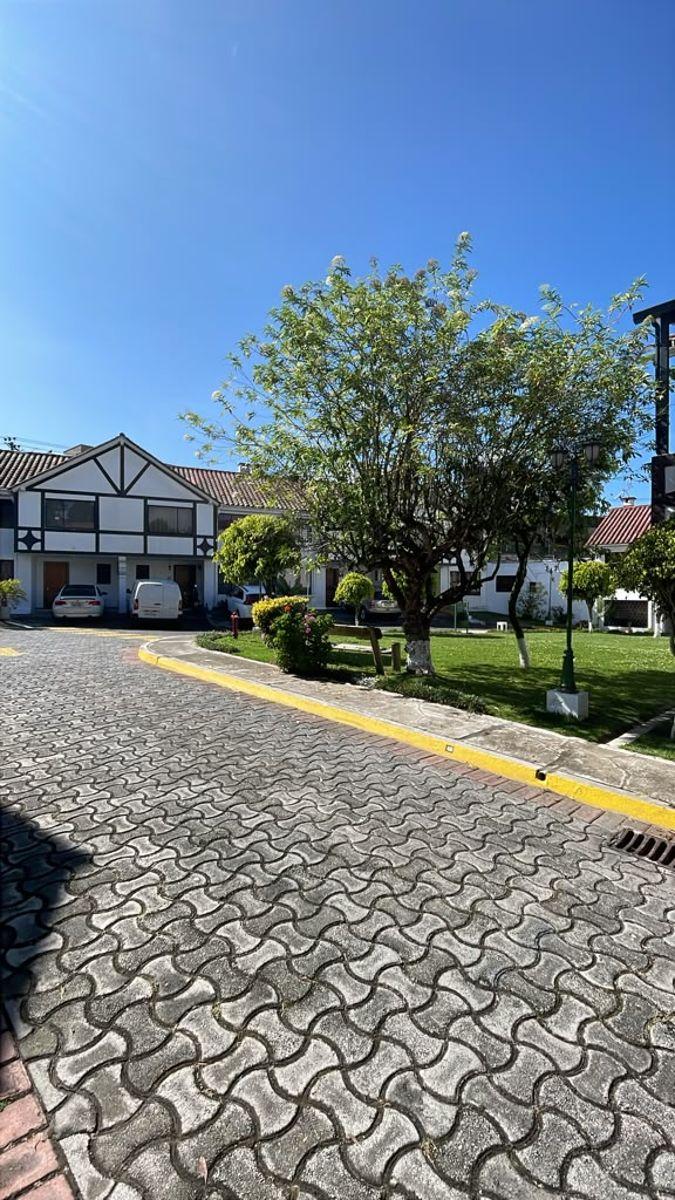 Gran Oportunidad Acogedora Casa en Venta 159,73 m², en Conjunto, San Isidro del Inca – Quito Norte — imagen 8