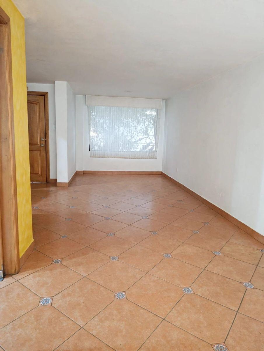 Gran Oportunidad Acogedora Casa en Venta 159,73 m², en Conjunto, San Isidro del Inca – Quito Norte — imagen 5