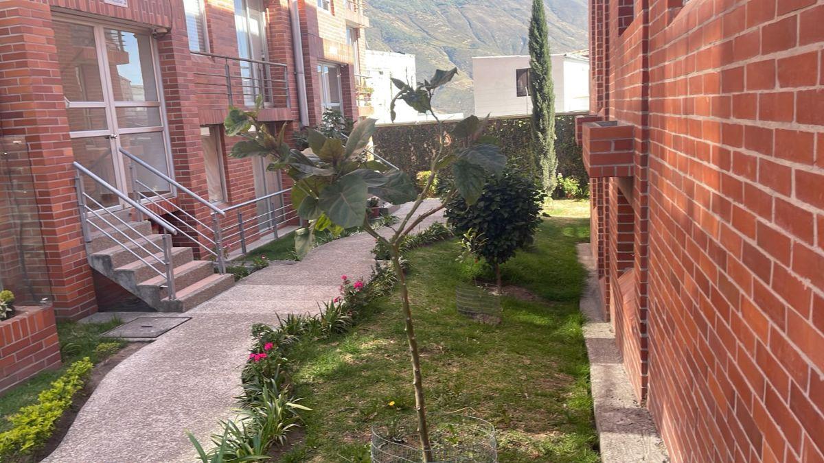 Venta Departamento Balcón Parqueadero Piscina Canchas Carcelen — imagen 6