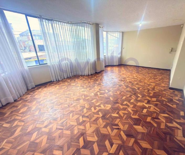 Casa de 490 m en Venta, Sector Multiplaza, Chimborazo — imagen 7