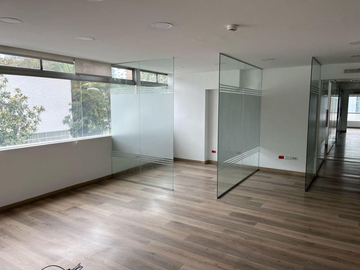 Oficina de Venta con Divisiones 174 Mtrs y 5 Parqueaderos, Sector Coruña — imagen 10