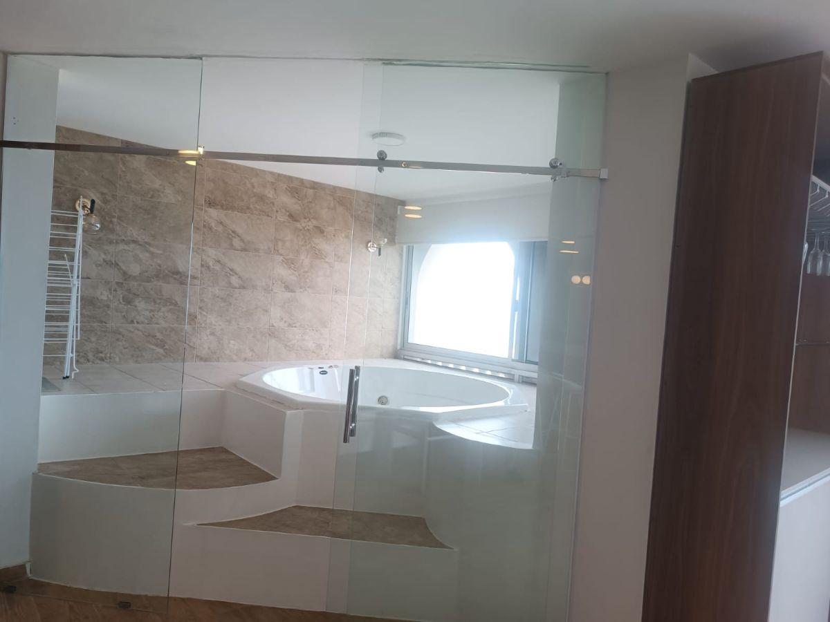 Departamento Remodelado con Jacuzzi Frente Al Mar en Chipipe Salinas — imagen 10