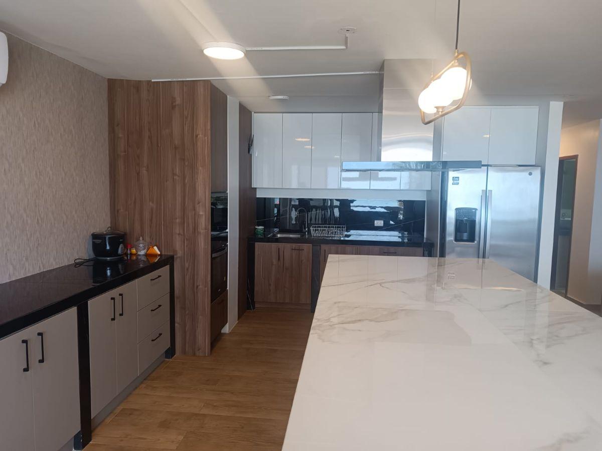 Departamento Remodelado con Jacuzzi Frente Al Mar en Chipipe Salinas — imagen 8