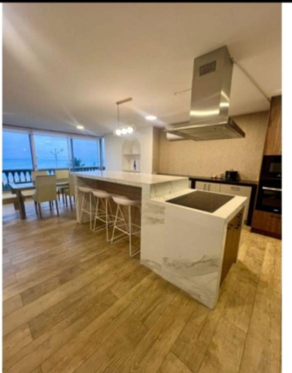Departamento Remodelado con Jacuzzi Frente Al Mar en Chipipe Salinas — imagen 7