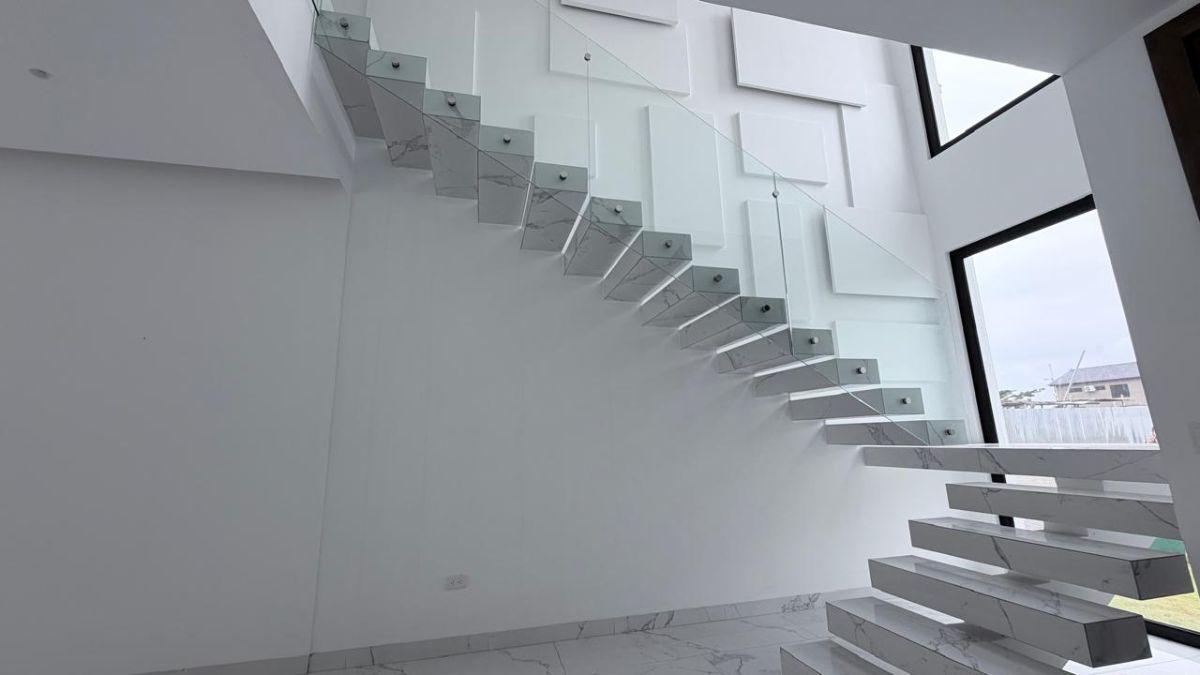 Casa Moderna Esquinera de Estreno con 3 Dorm. en Venta en Samborondón Isla Celeste, Guayas — imagen 8