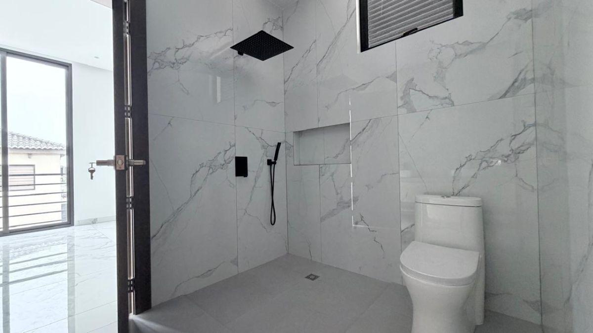 Casa Moderna Esquinera de Estreno con 3 Dorm. en Venta en Samborondón Isla Celeste, Guayas — imagen 4