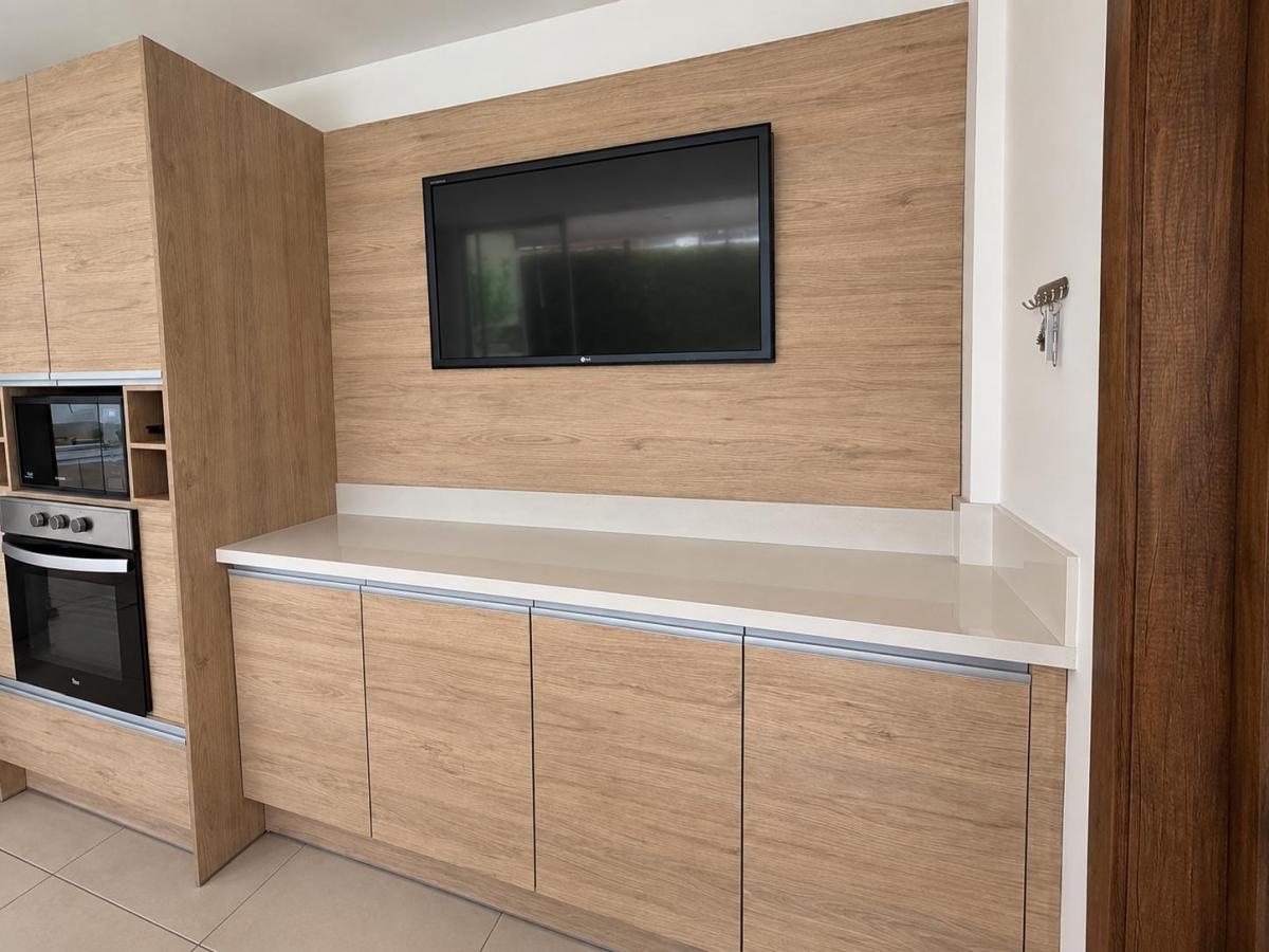 Casa Moderna con Jardín y Suite Independiente - Puembo — imagen 7