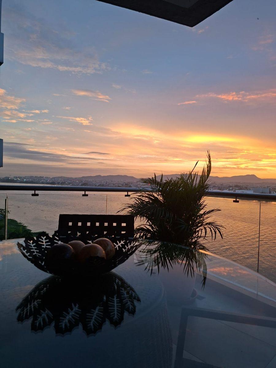 Departamento en Tenis Club. Exclusividad, Amplitud y Una Vista Privilegiada Al Río. Guayas — imagen 5