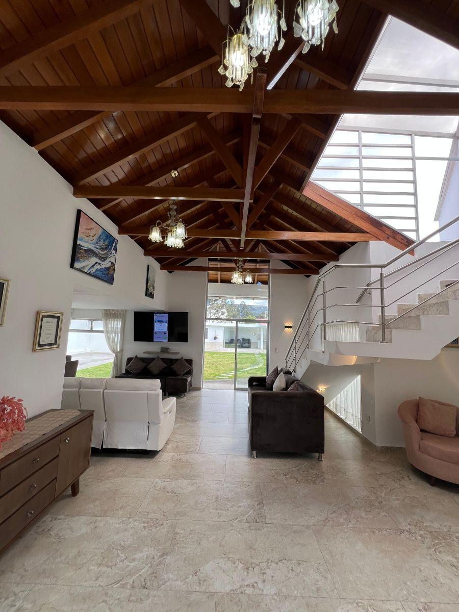 En Venta Casa Independiente Dentro de Conjunto Privado Amoblada 900 m² - Valle de Los Chillos — imagen 10