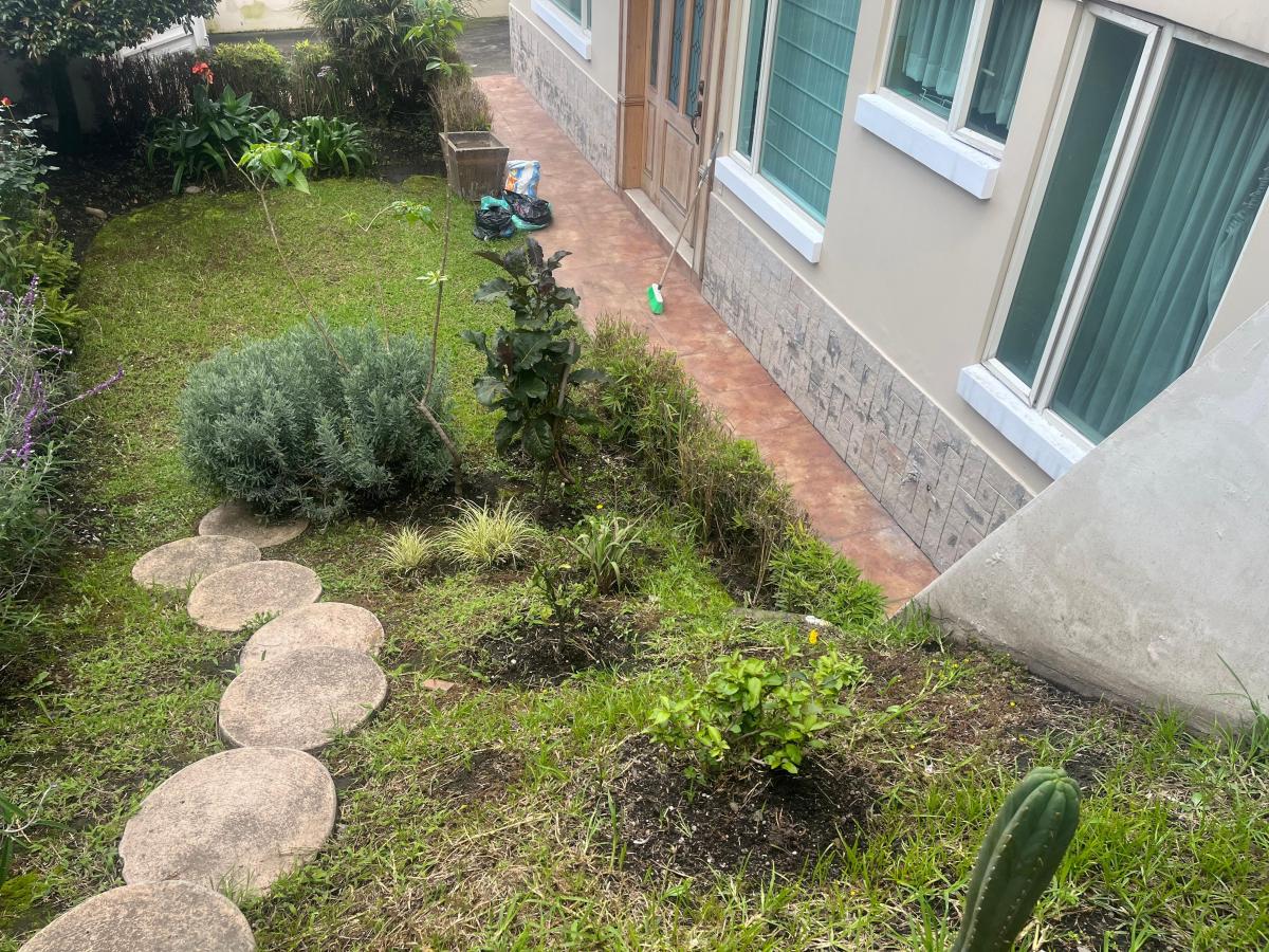 Vendo Bonita Casa Cuatro Dorm. - Sector Miravalle — imagen 9