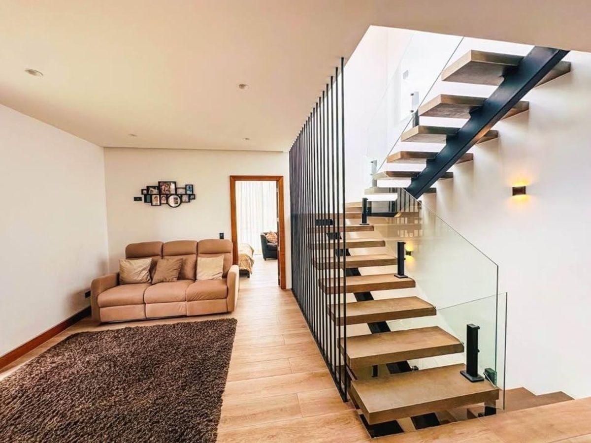 En Venta Casa Moderna con Patio 275 m² - Tumbaco — imagen 6