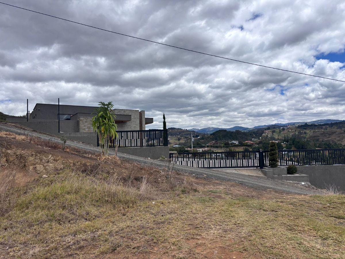 Terreno de Lujo en Urbanización Alameda Zhucay Tarqui, Azuay — imagen 4