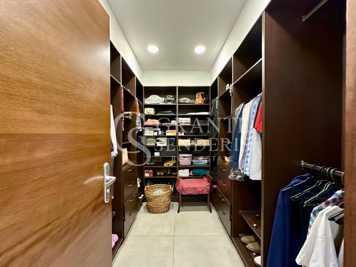 Casa en Venta en San Juan Alto de Cumbayá | Diseño Londoño | Conjunto Privado — imagen 4